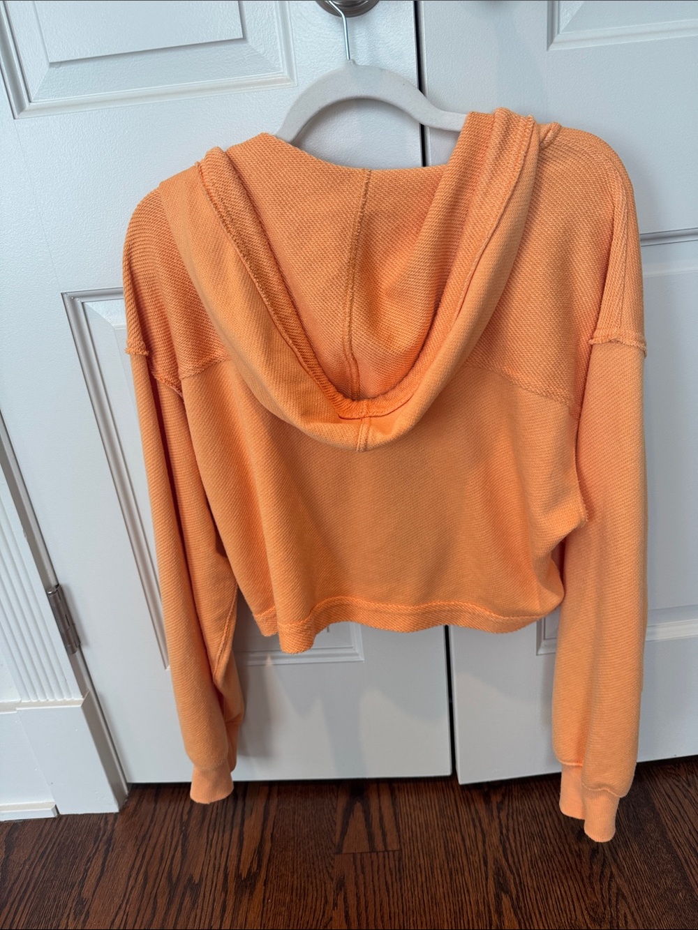 Aerie Beach Party Cropped Hoodie in Soleil - Picture 3 of 3